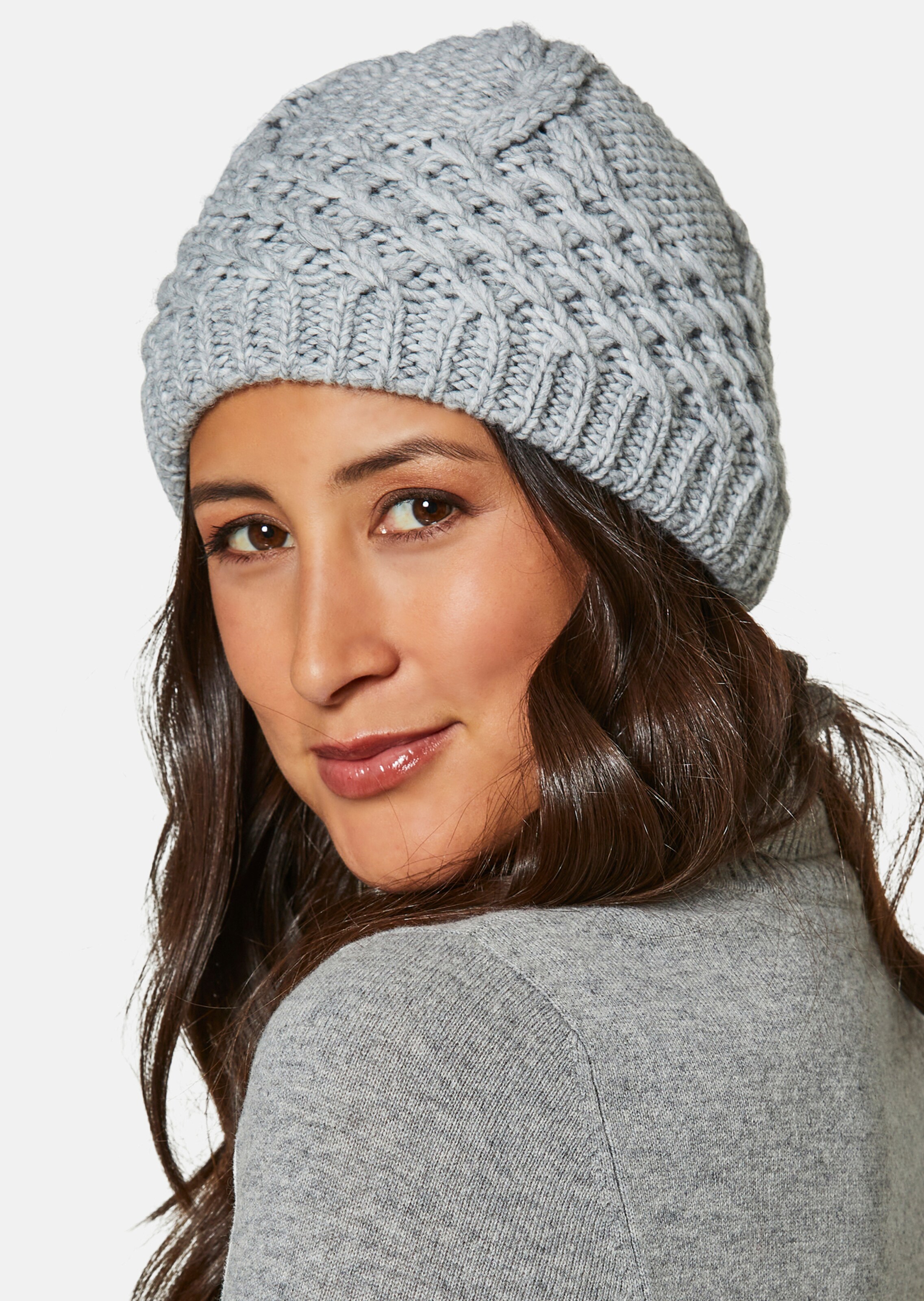 Bonnet avec motif torsadé