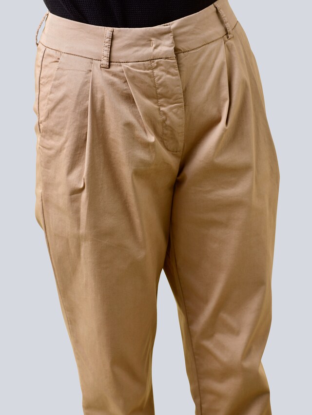 Hose mit Bundfalten