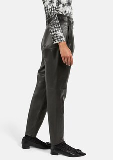 Leather trousers with pleats thumbnail 4
