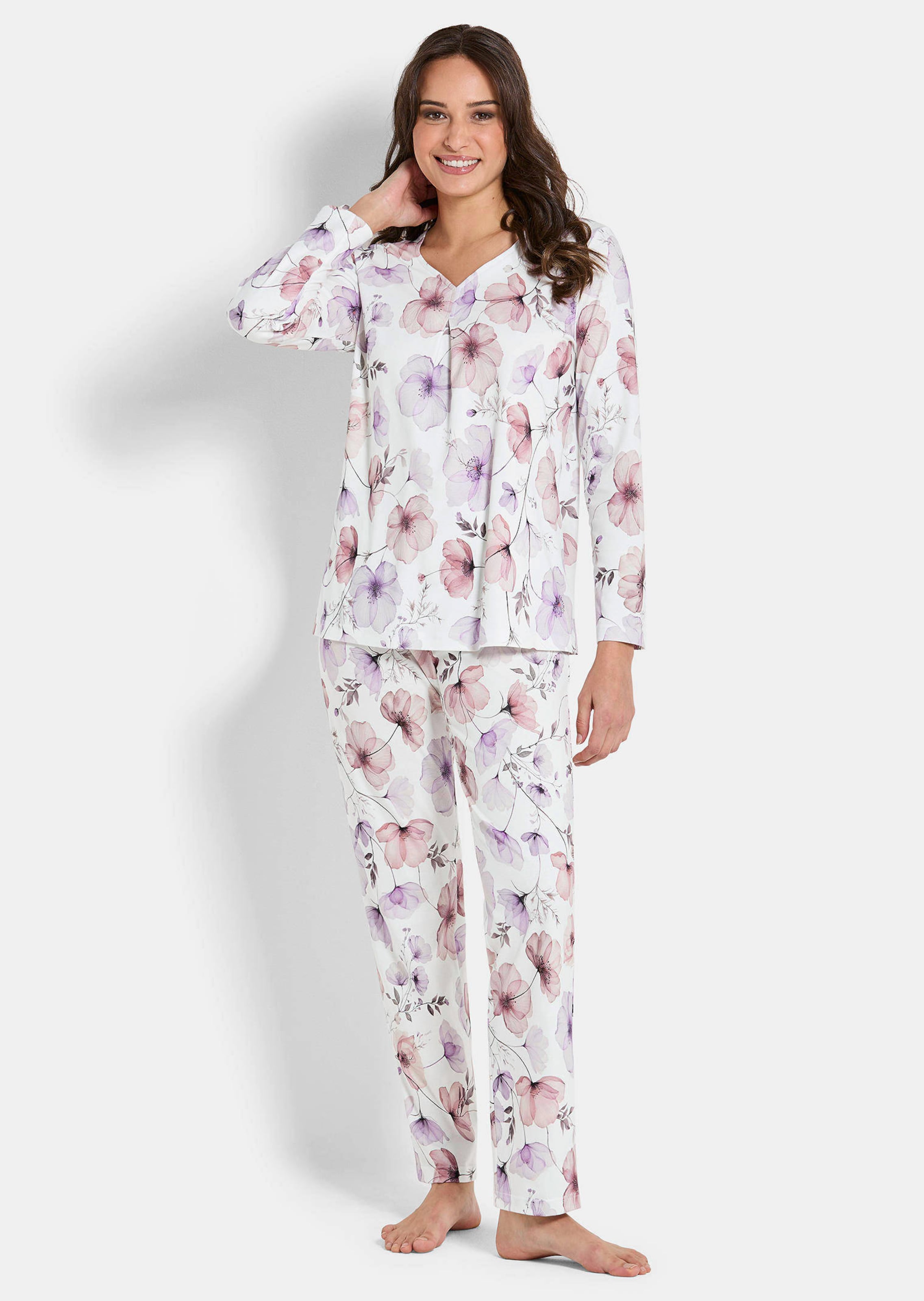 Pyjama mit hübschem Blumenmuster