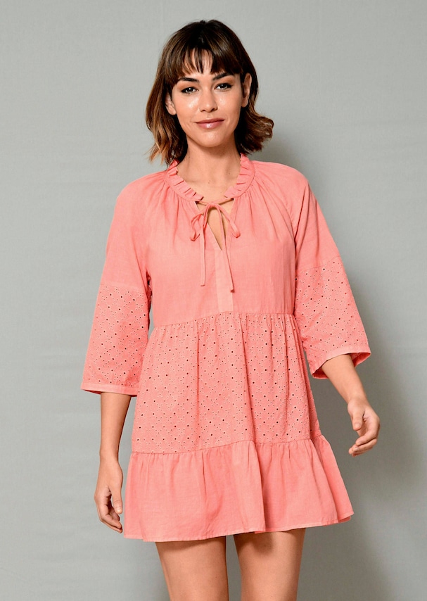 Sommerliche Tunika mit Lochstickerei 1