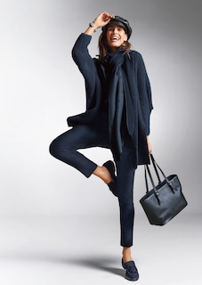 Knitted coat thumbnail 2