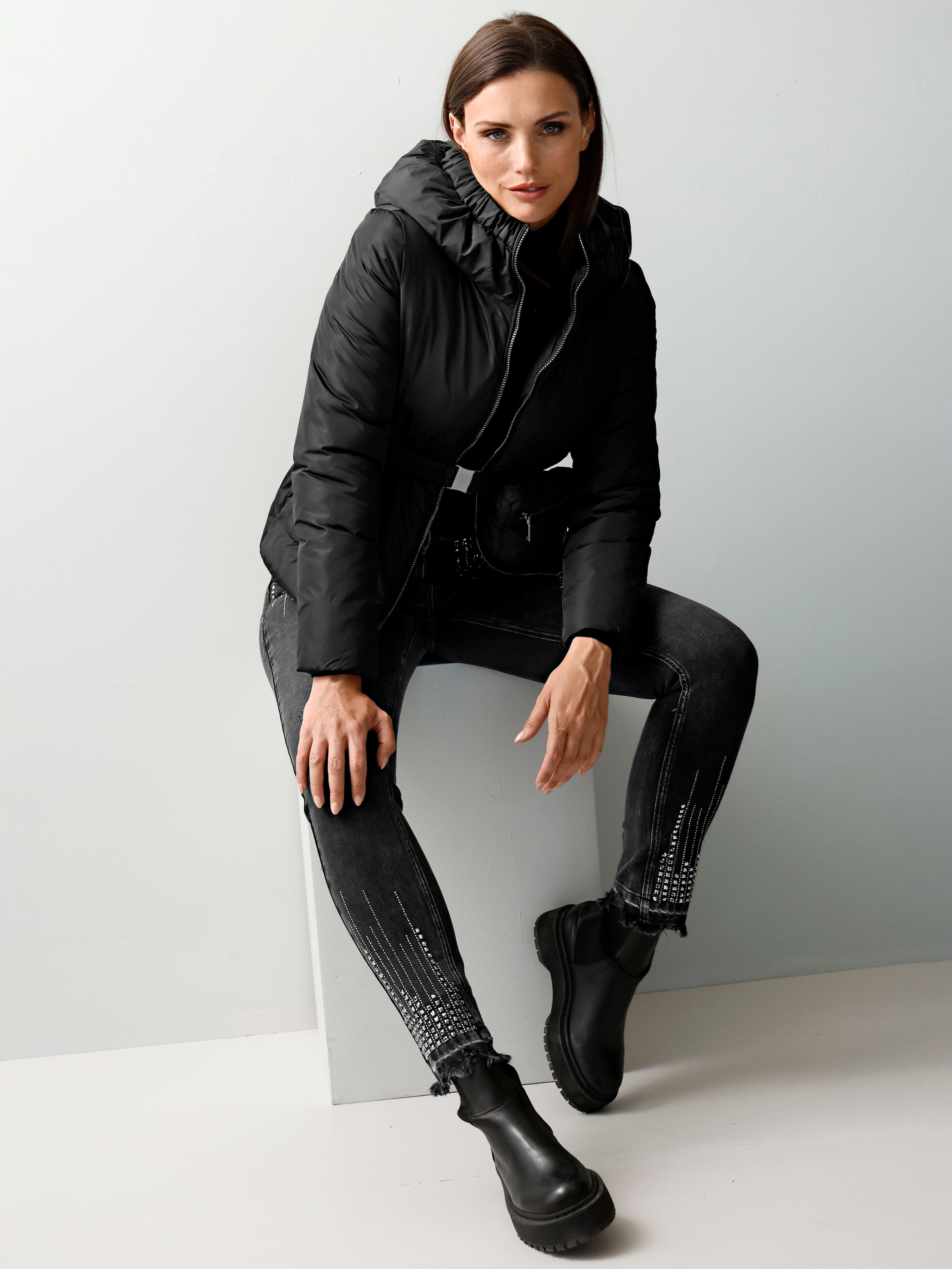 Steppjacke mit abnehmbarer Bauchtasche 6