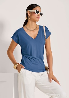 Casual shirt with V-neck thumbnail 4