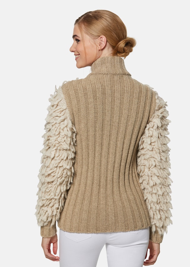 Strickjacke im Teddy-Look 2