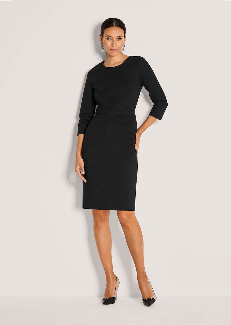 Slim jersey dress with 3/4-length sleeves and decorative piping in black | MADELEINE Fashion Slim jersey dress with 3/4-length sleeves and decorative piping in black | MADELEINE Fashion