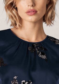 Satinbluse mit Paillettenmotiven thumbnail 5
