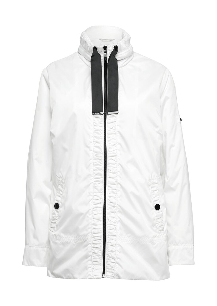 Jacke mit liebevollen Raffungen und versteckter Kapuze