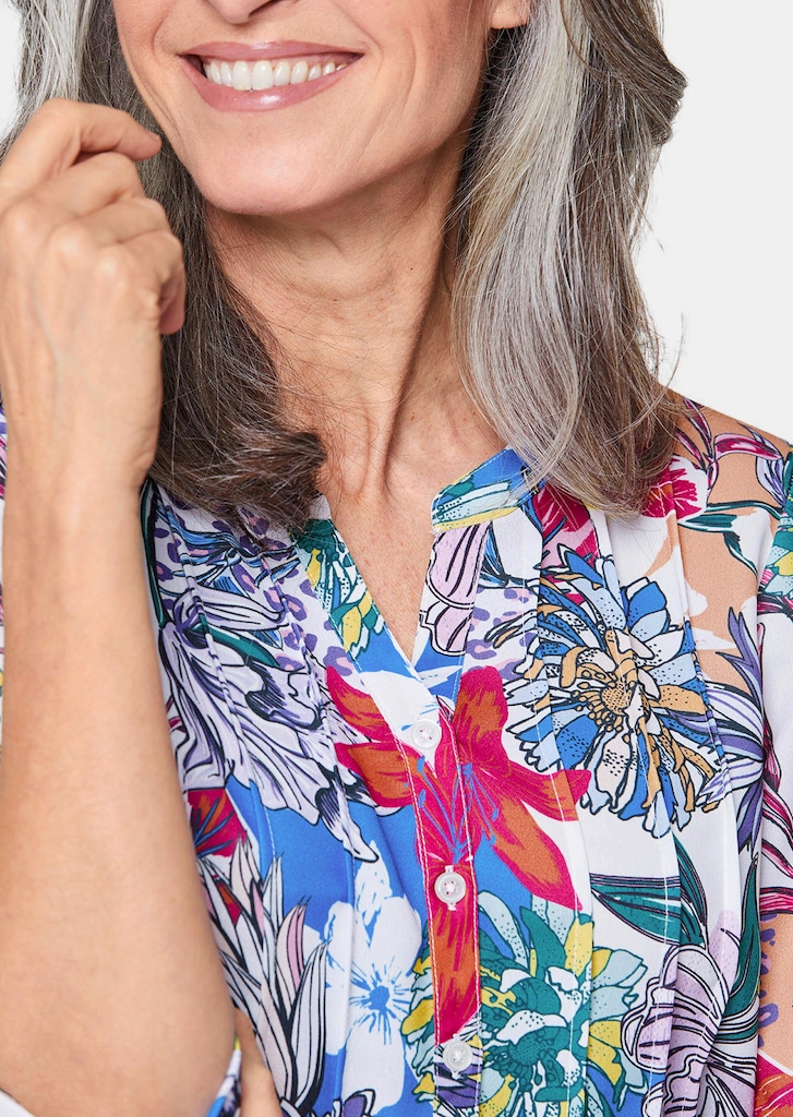 Kleurrijk gedessineerde blouse met mooie details 4