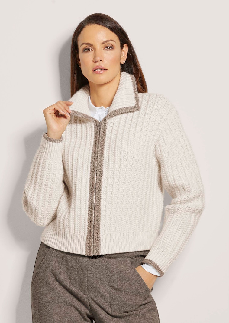 Strickjacke mit Reißverschluss