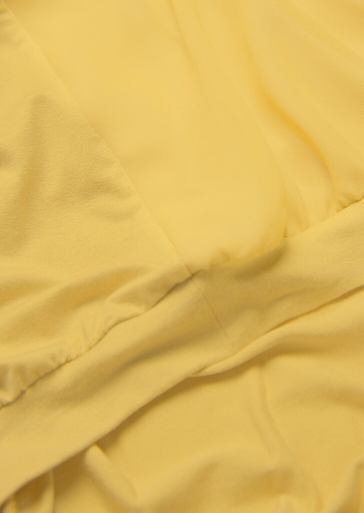 Élégant T-shirt aspect chemisier
