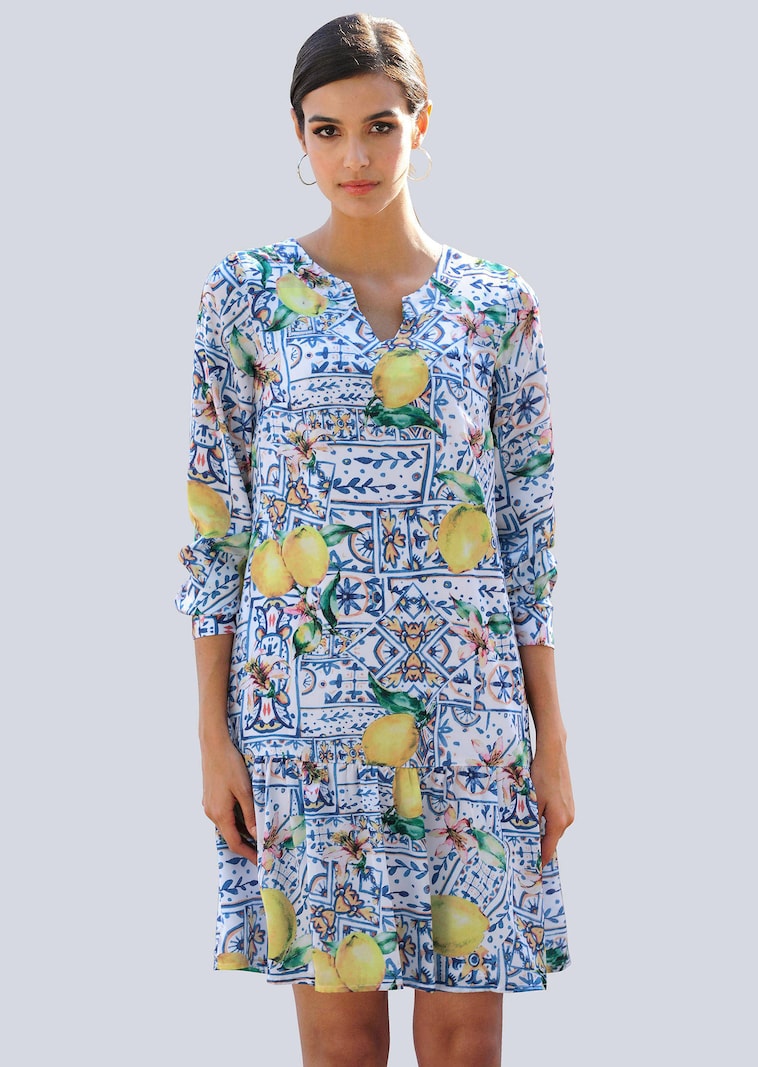 Kleid in sommerlichen Dessin
