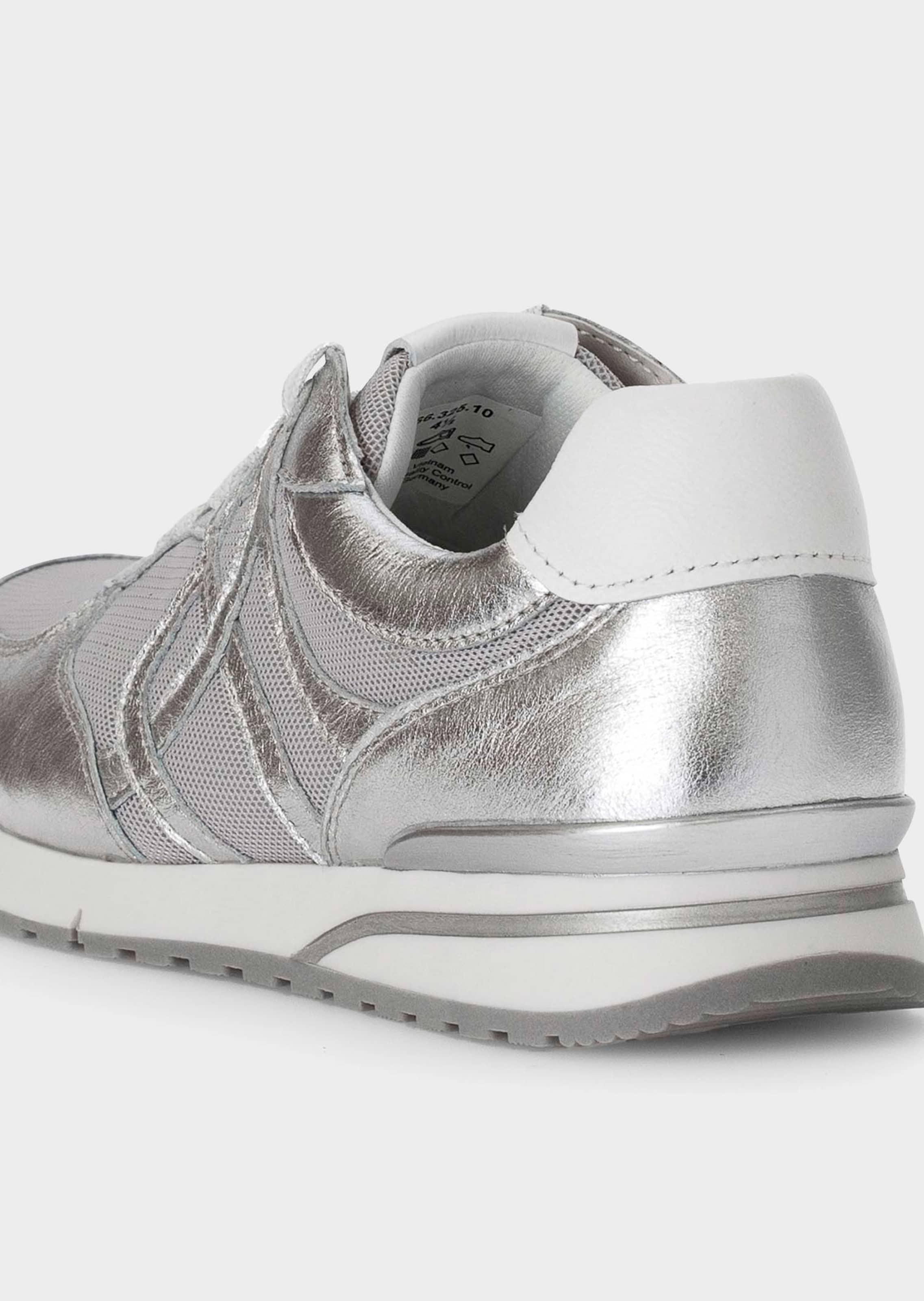 Sneaker