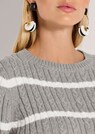 Pull à motif torsadé thumbnail 5