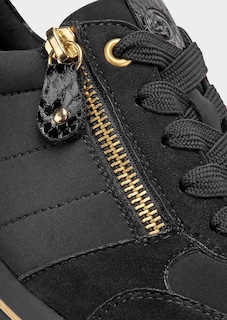 Stylischer Sneaker im Materialmix thumbnail 3