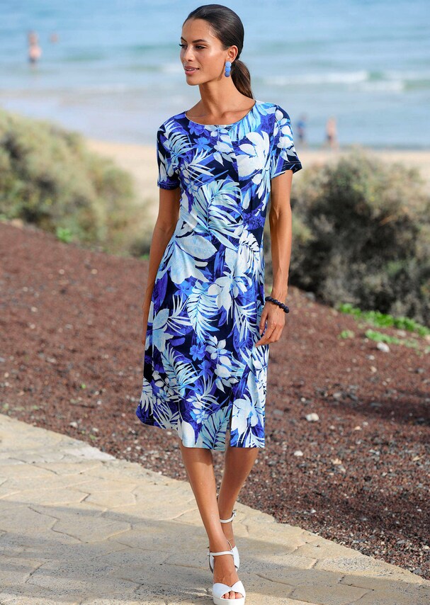 Strandkleid mit modischem Schlitz 4