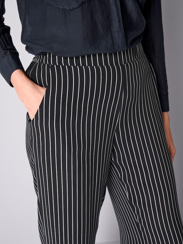 Wideleg Hose in Streifenoptik 3