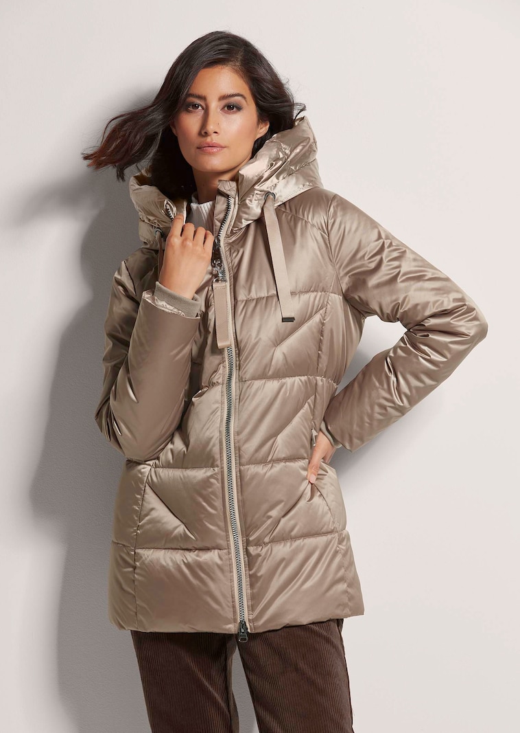 Wattierte Steppjacke mit Kapuze