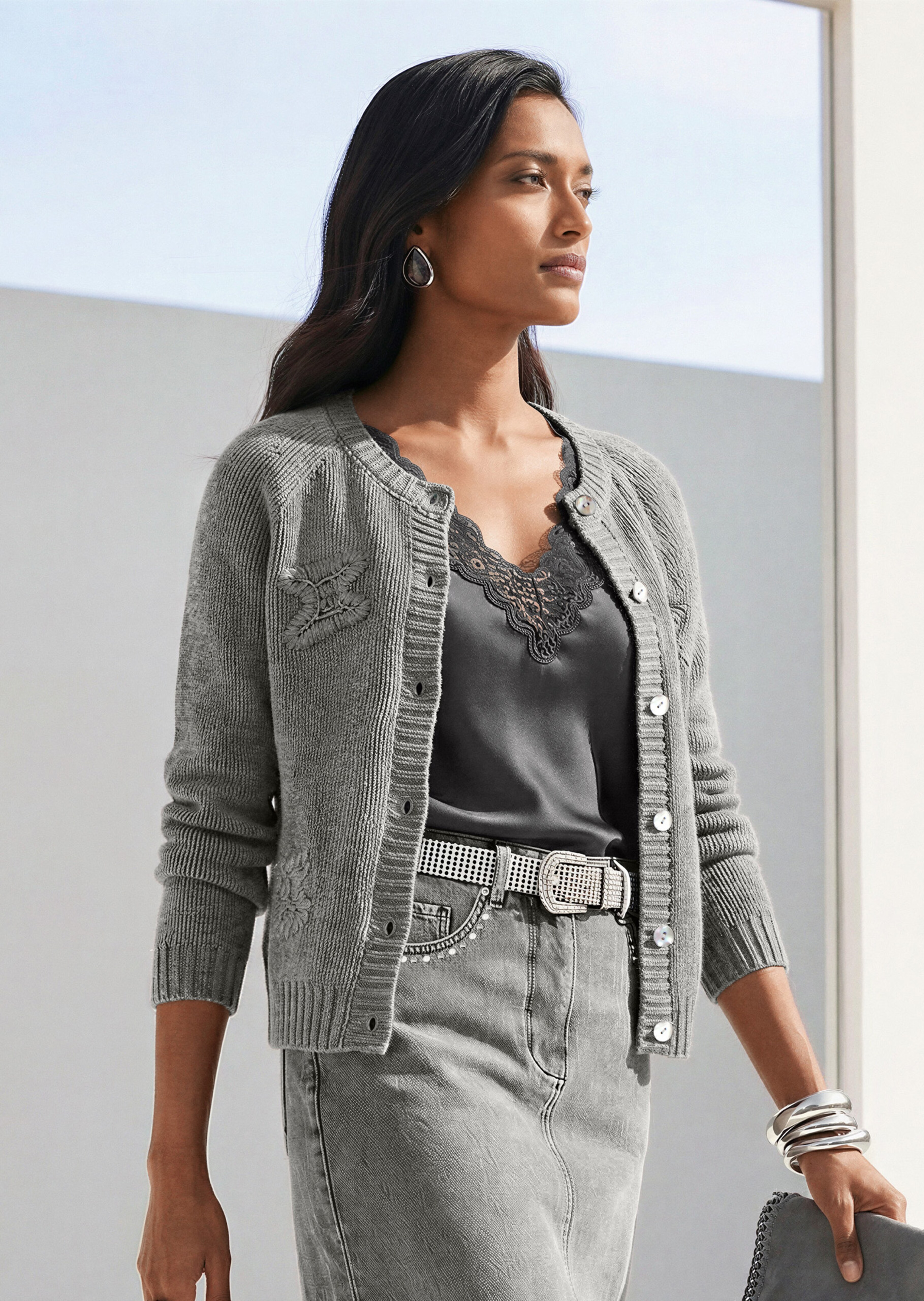 Kaschmir-Strickjacke mit Handstickerei