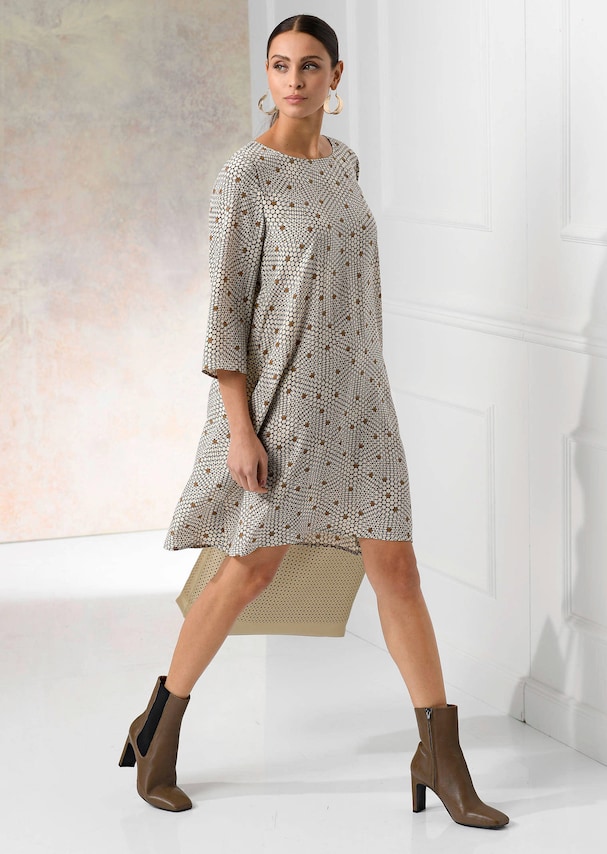 Kleid mit grafischem Druck 5