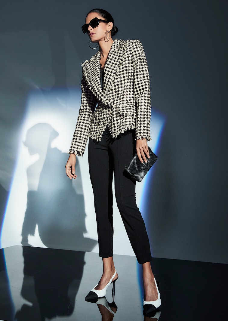 BouclƩ-Blazer mit Glanz-Effekt