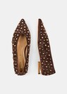 Leren ballerina's met goudkleurige studs thumbnail 2