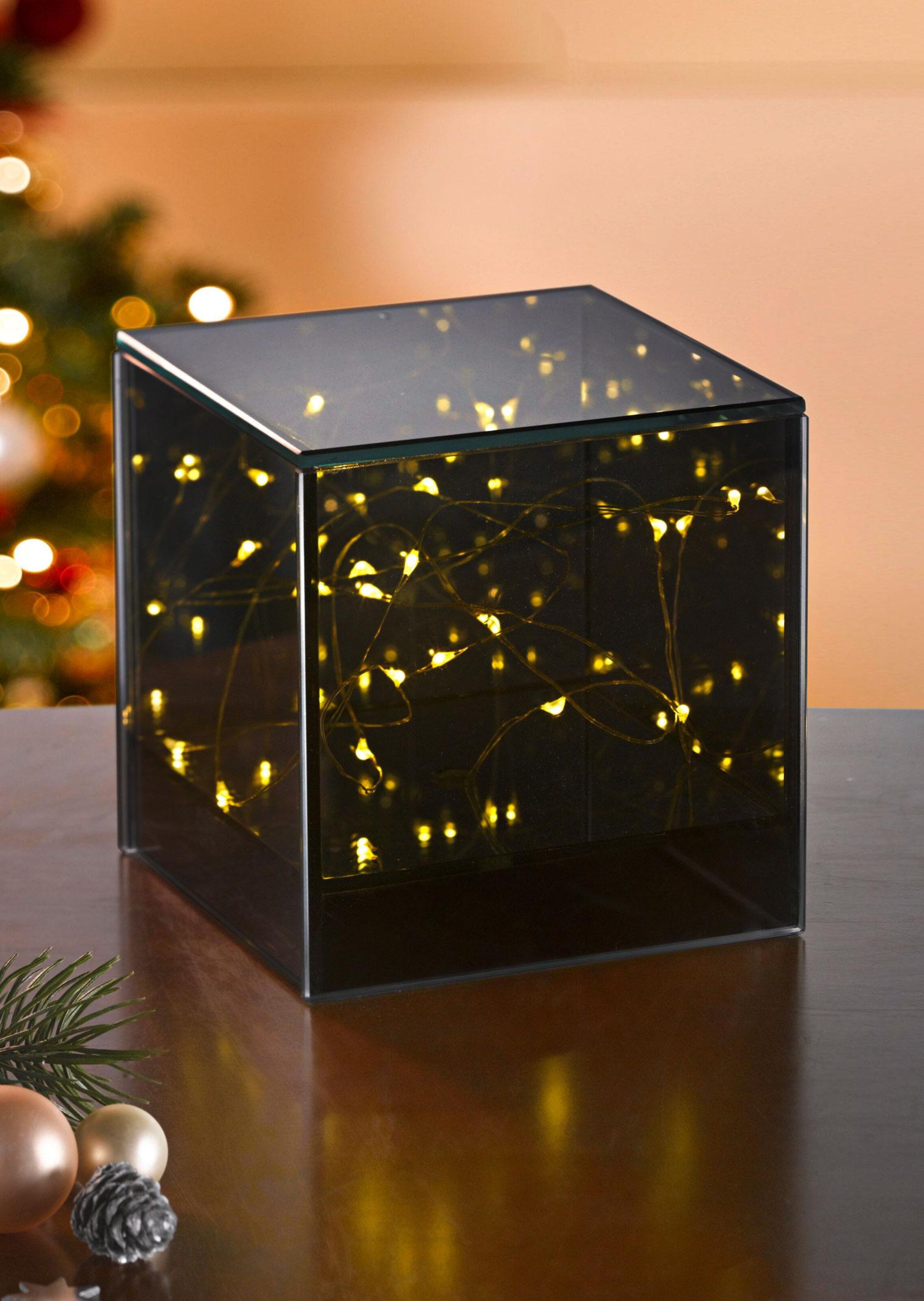 Glas-Quader mit Beleuchtung