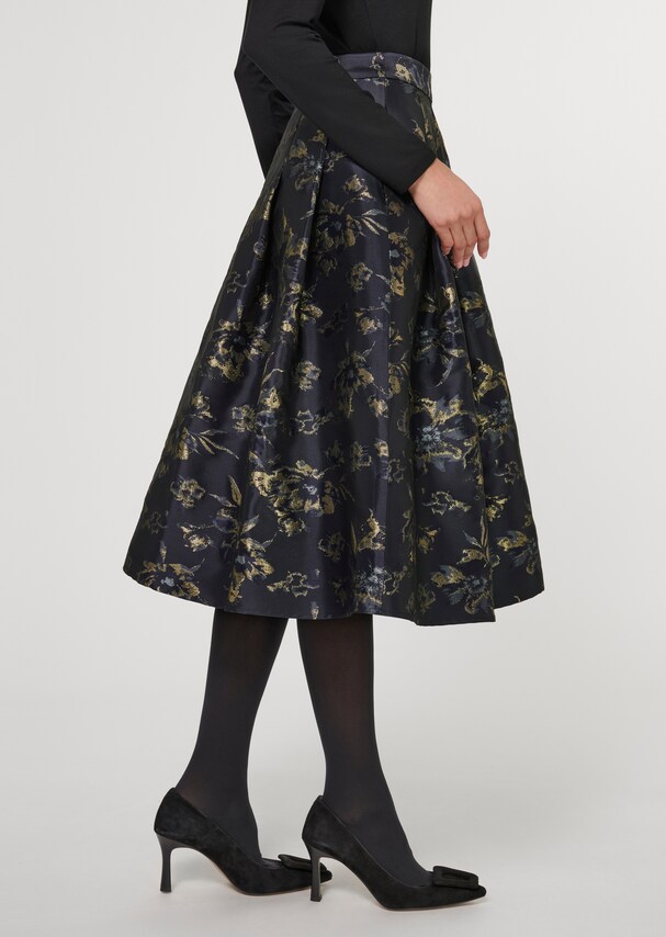 Jacquard skirt with glossy accents 3