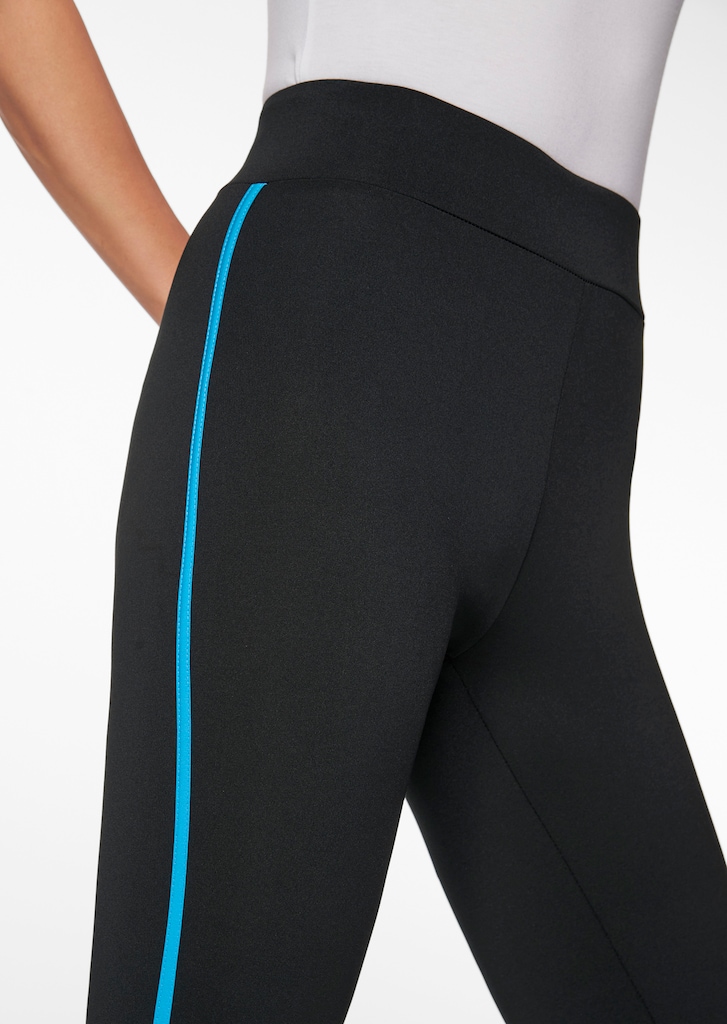 Leggings with contrasting stripes on the side 4