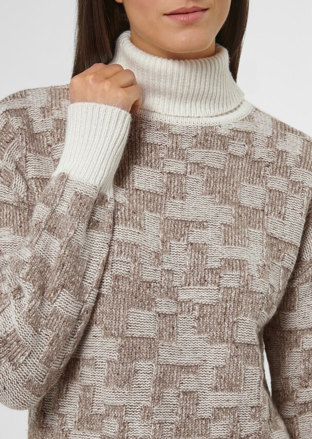 Turtleneck jumper with two-tone pattern 4