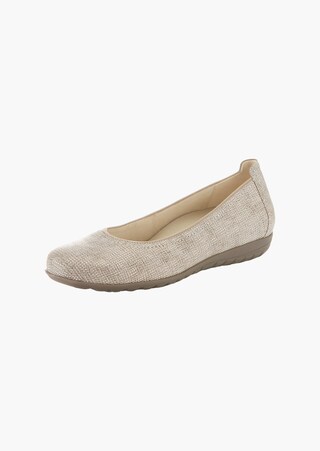 beige Ballerina