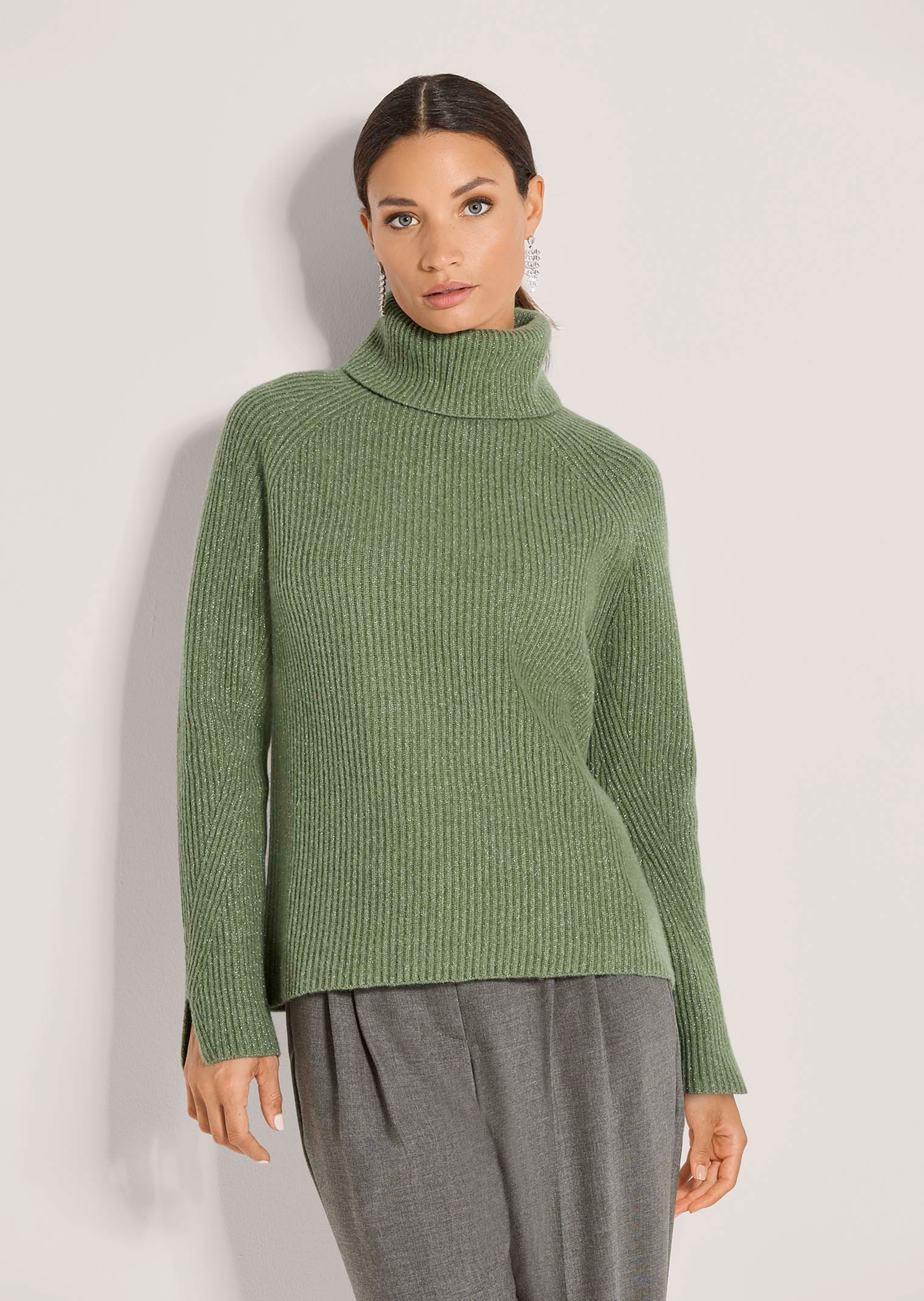 Schimmernder Rollkragen-Pullover mit Raglanärmeln