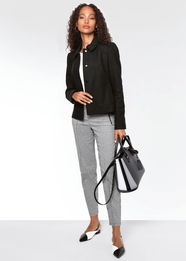 Kurzer Blazer mit Pünktchen-Dessin