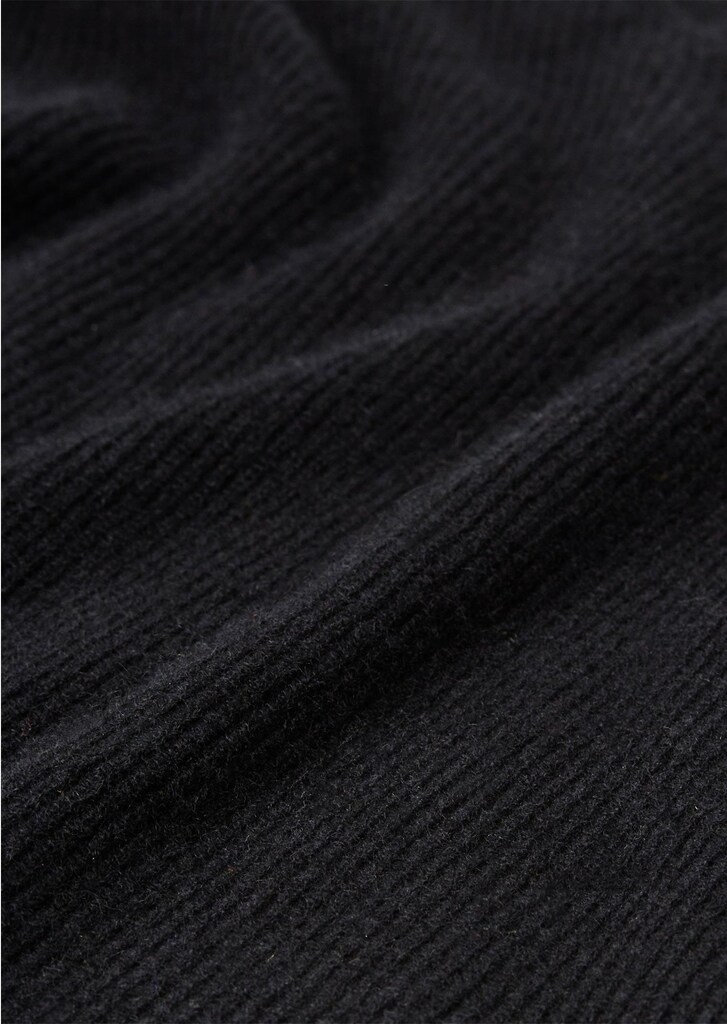 Kaschmirpullover in Patentstrick mit V-Ausschnitt