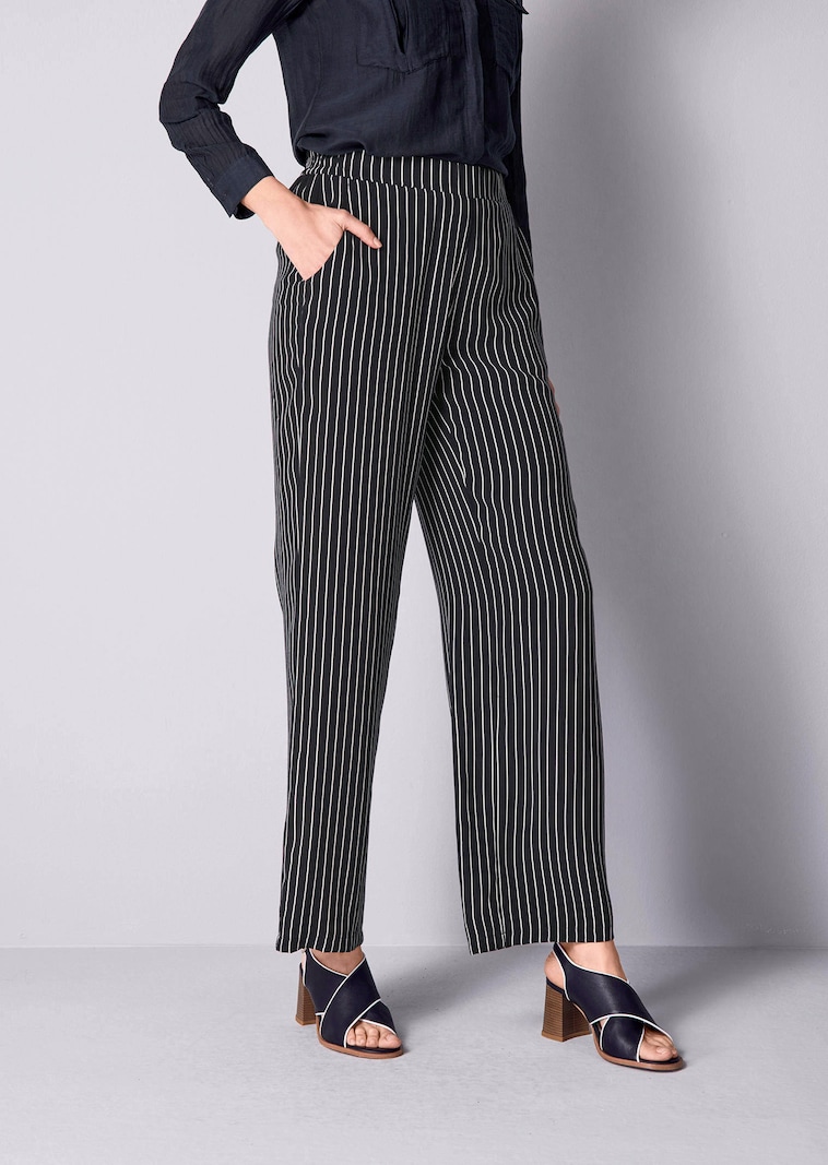 Wideleg Hose in Streifenoptik