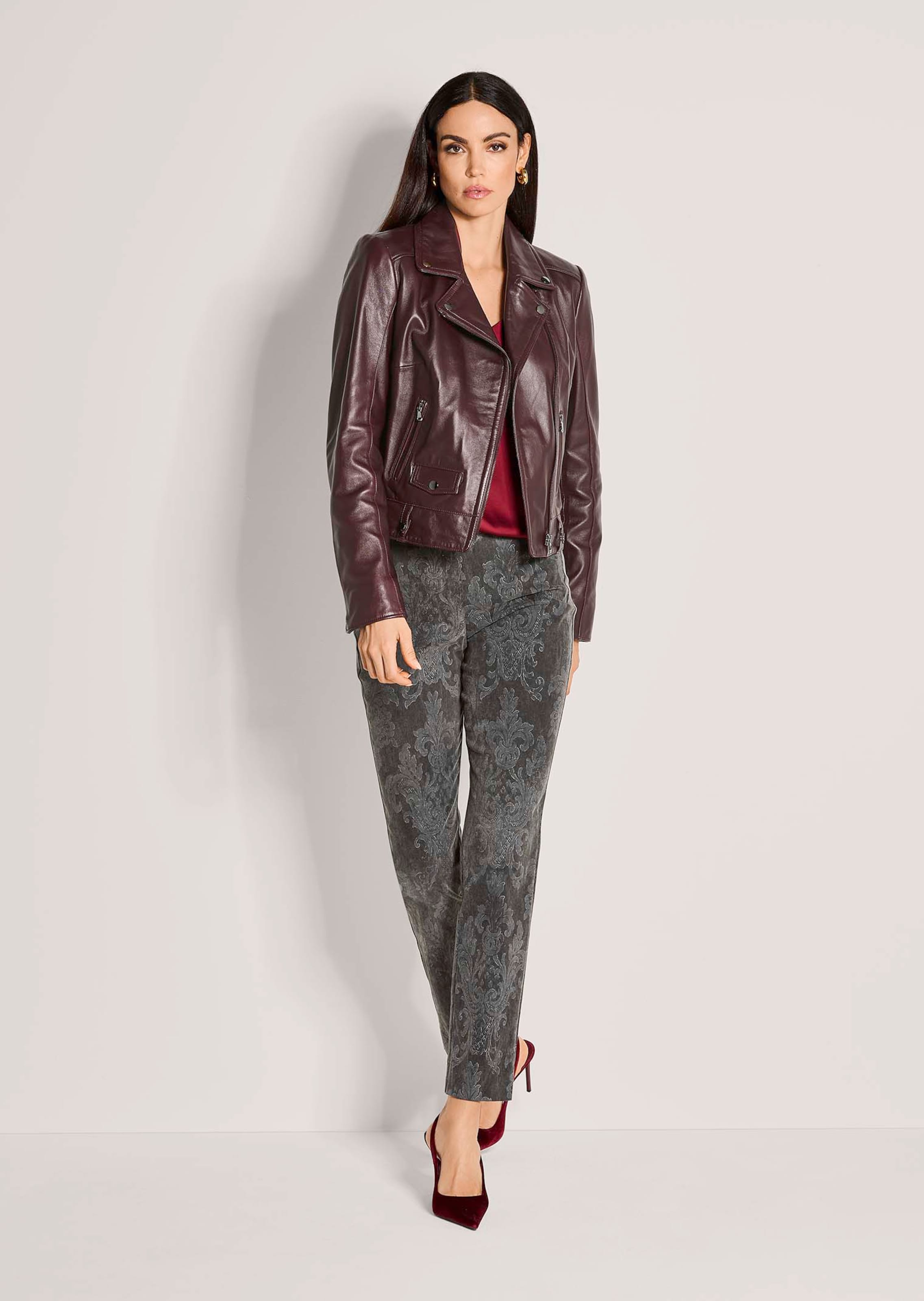 Leather jacket. Lamb nappa in port wine | MADELEINE Fashion