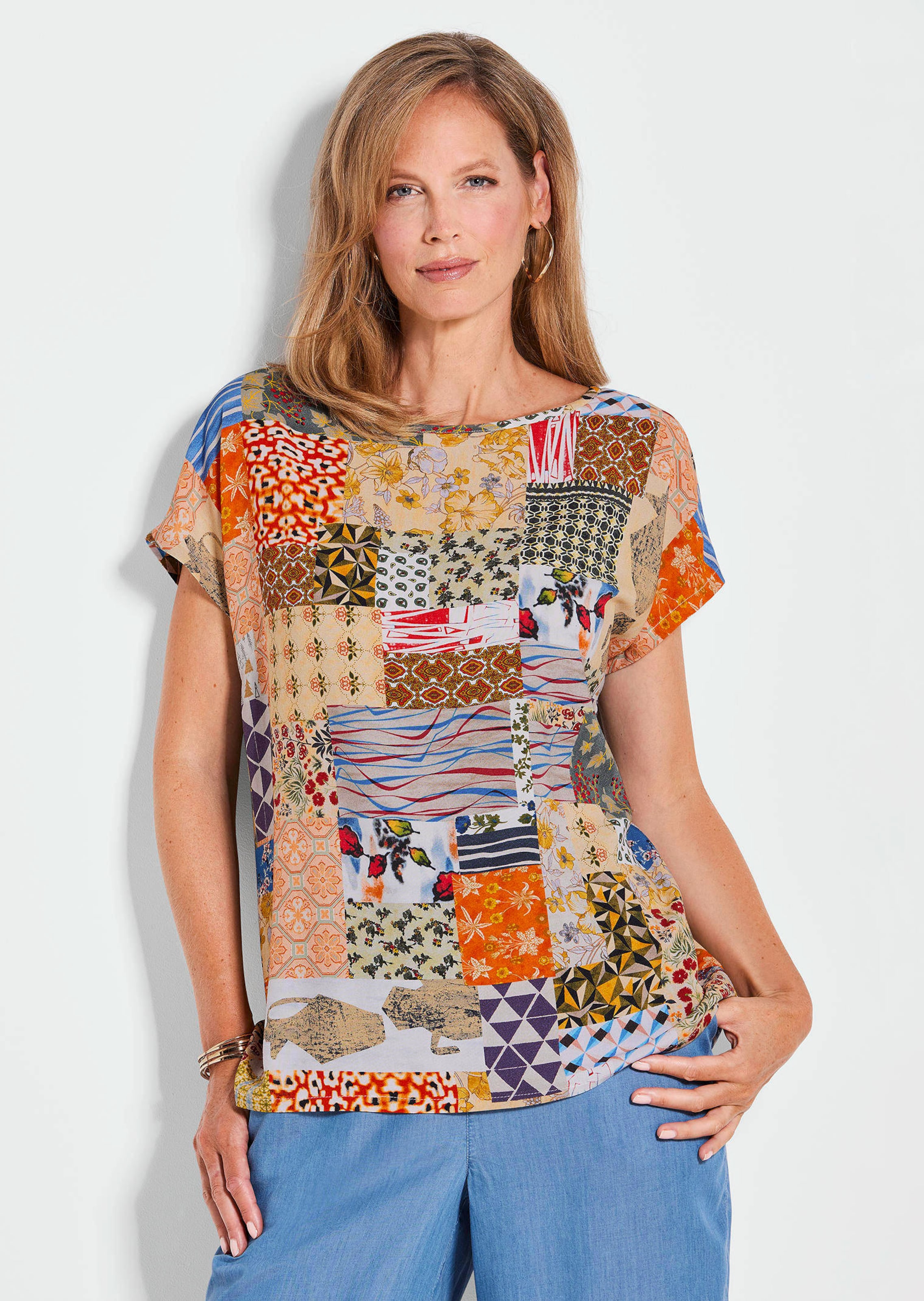 Druckbluse im Patch-Print
