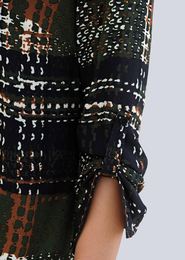 Kleid allover im neu designtem Karomuster