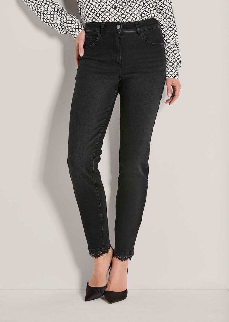 Slim-Cut-Jeans mit Spitzen-Akzenten