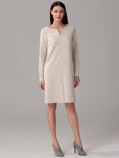 Pumps mit modischem V-Ausschnitt thumbnail 4