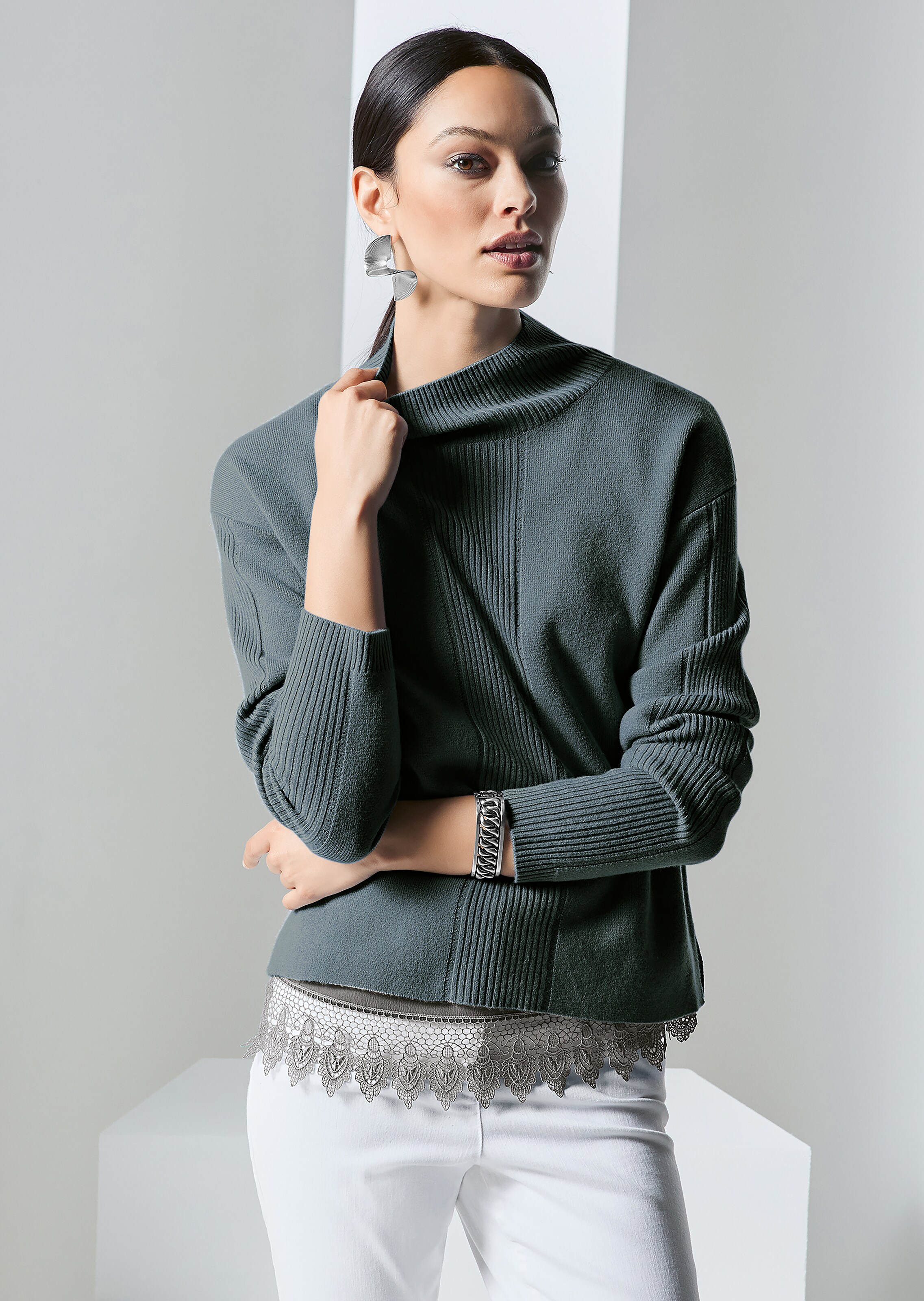 Kurzer Stehkragen-Pullover mit Good Cashmere