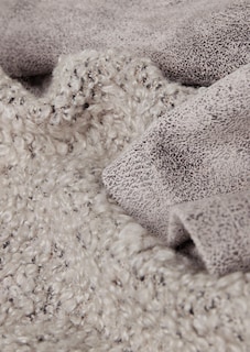 Hochwertiger Cardigan mit aufwendigem Material-Mix thumbnail 4