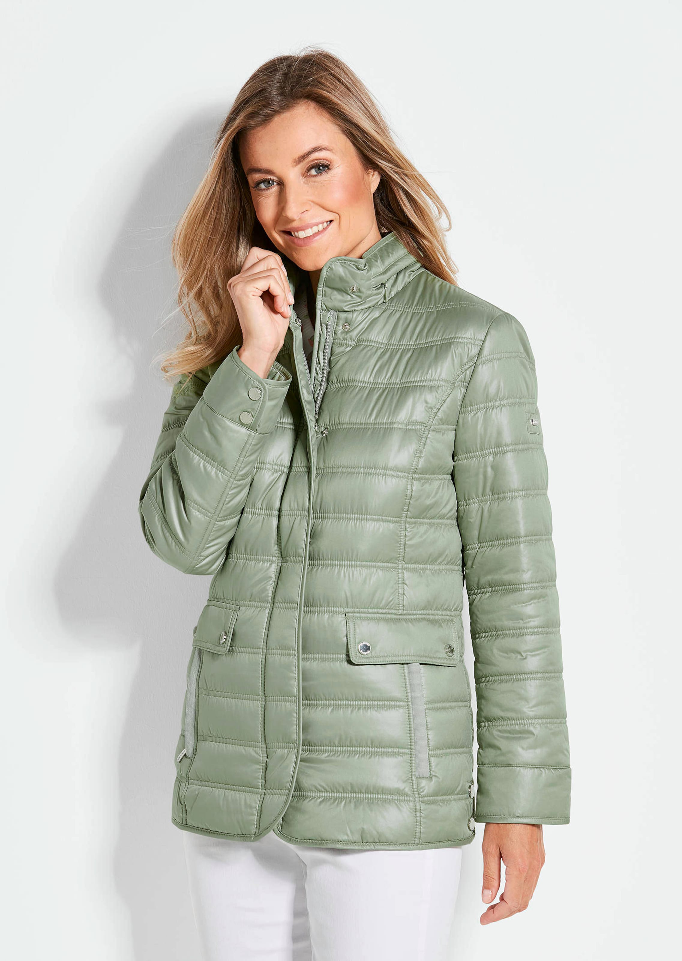 Leichte Steppjacke mit vielen Details