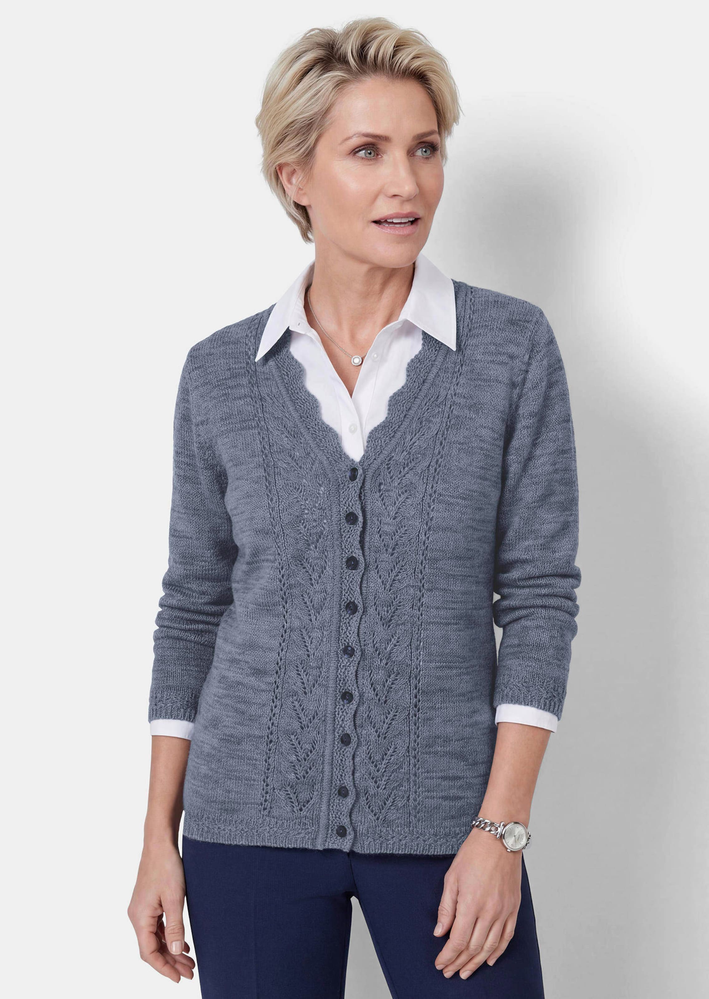 Strickjacke mit filigranen Ajourdetails