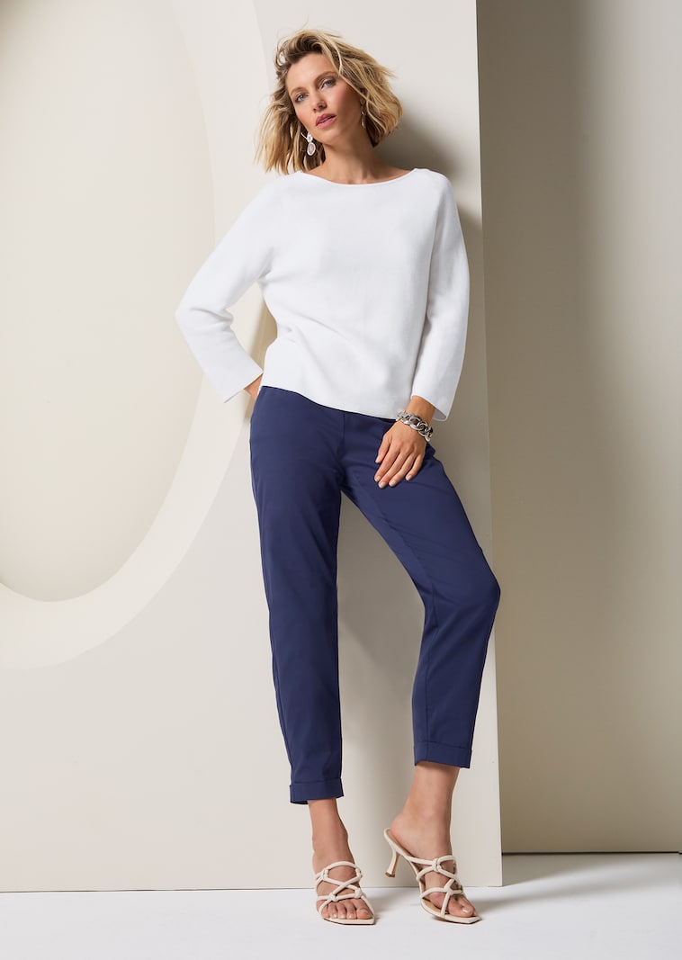 Pullover in modischer Kurzform