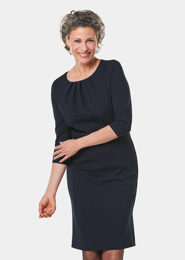 Knitterarmes Jerseykleid in purer Optik