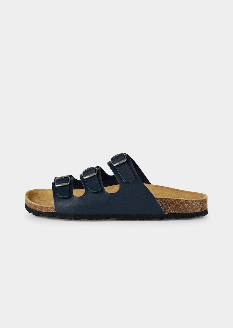 Pantolette mit verstellbarer Schließe