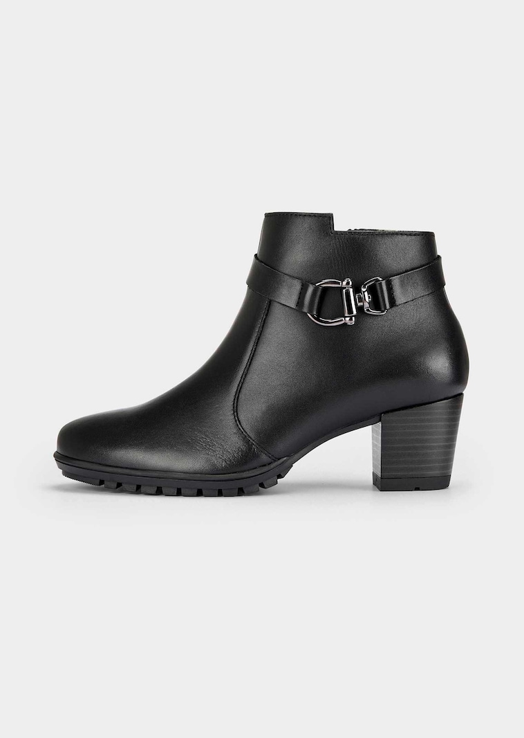 Bottines en cuir lisse avec élément décoratif