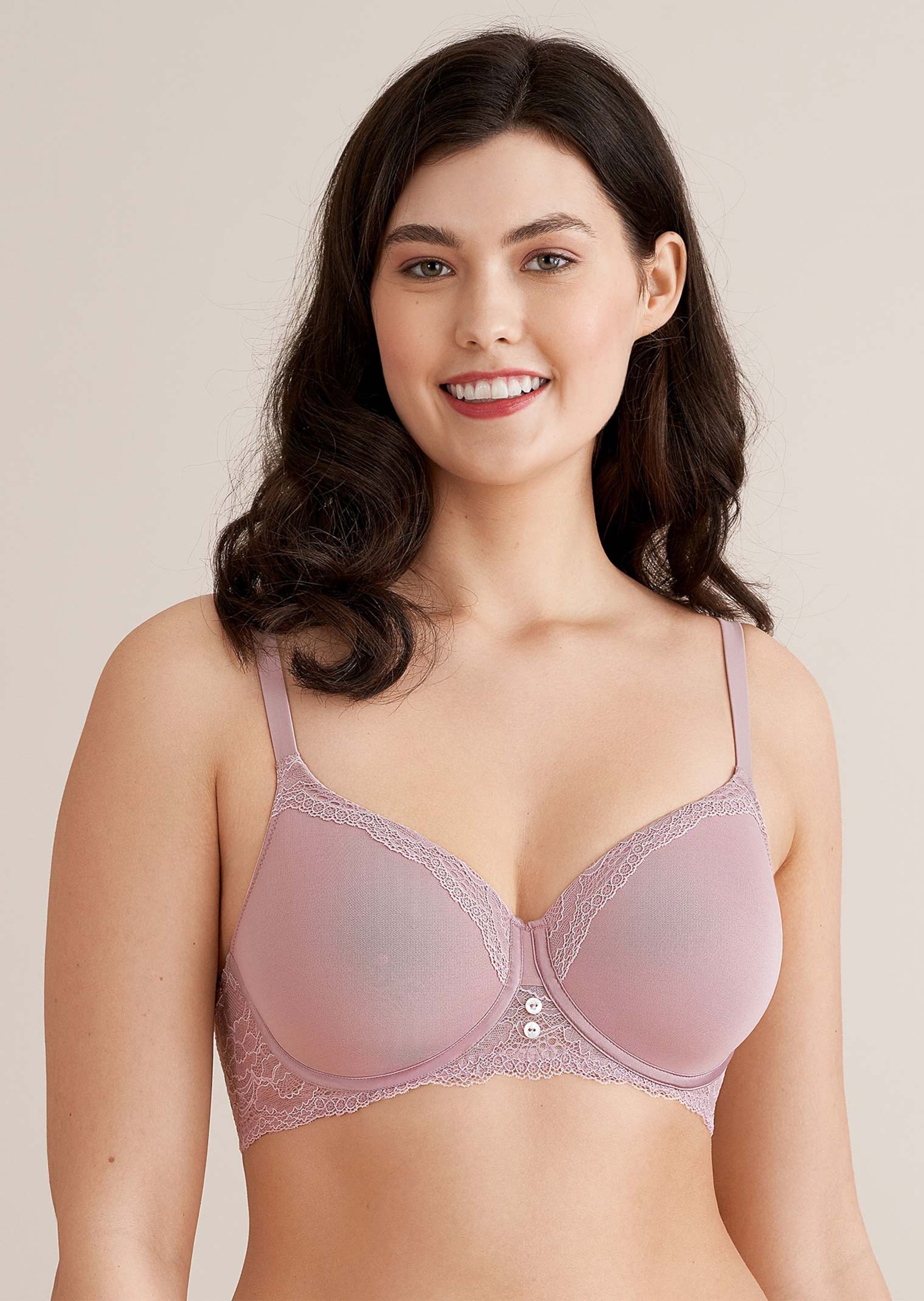 Soutien-gorge à armatures avec bonnets spacer