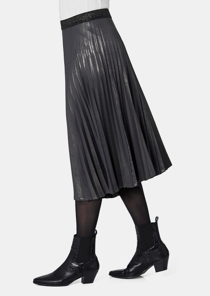 Plisseerock im Metallic Look 3